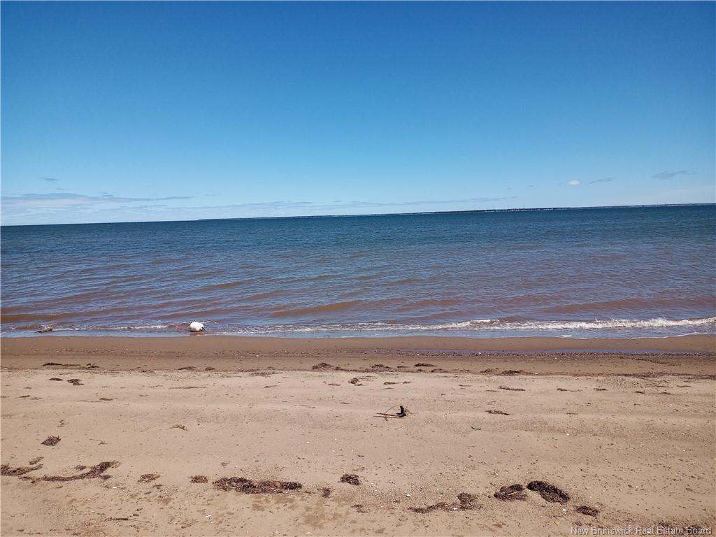 









15


Des Hirondelles

LANE,
Chiasson Office,




NB
E8S 2N4

