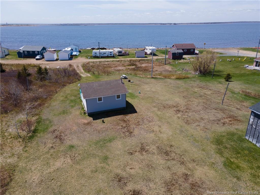 









15


Des Hirondelles

LANE,
Chiasson Office,




NB
E8S 2N4

