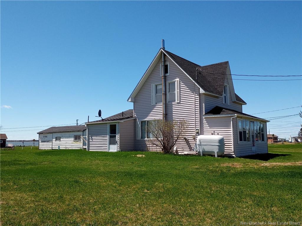 









15


Des Hirondelles

LANE,
Chiasson Office,




NB
E8S 2N4

