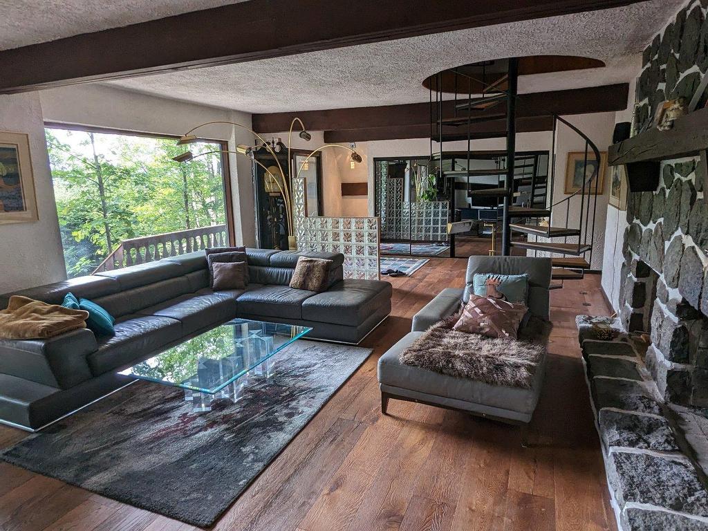 









2750


Rue des Bouleaux

,
Sainte-Adèle,




QC
J8B1K6

