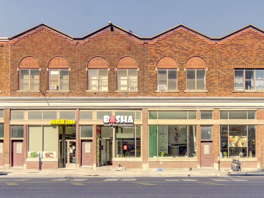 









3507


Av. du Parc

,
Montréal (Le Plateau-Mont-Royal),




QC
H2X2H8

