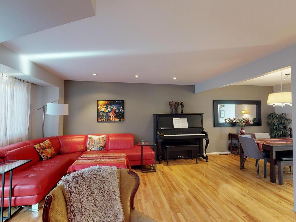 









76


Rue des Capucines

,
Gatineau (Hull),




QC
J9A1S9

