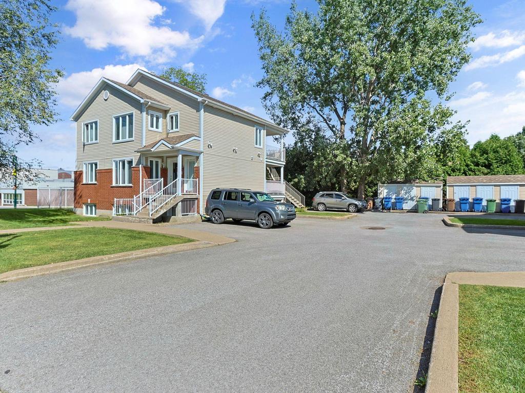 









220A

 - 220C


Rue Elm

,
Châteauguay,




QC
J6J6C6

