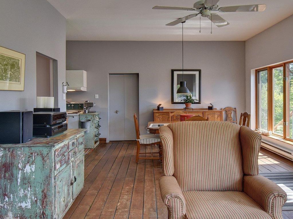 









2147


Ch. du Lac-Quenouille

,
Val-des-Lacs,




QC
J0T2P0

