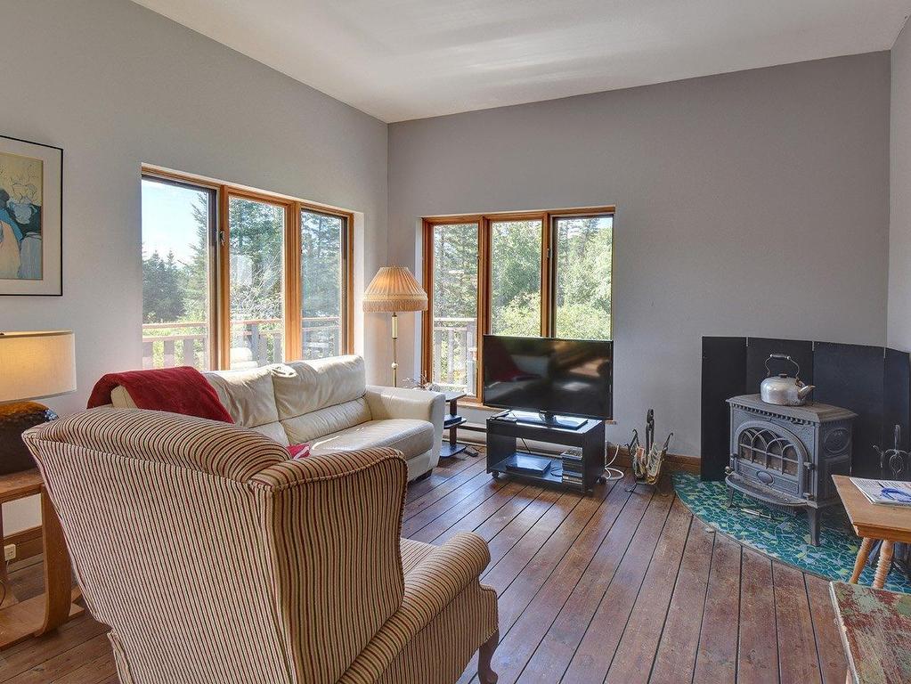 









2147


Ch. du Lac-Quenouille

,
Val-des-Lacs,




QC
J0T2P0

