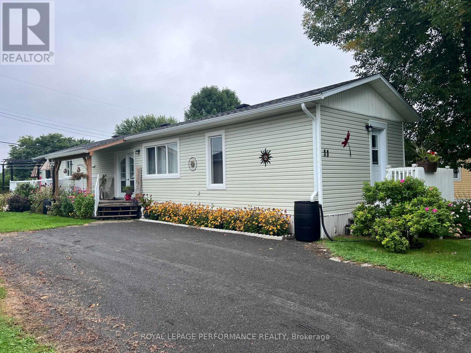 












11 - 3265 FRONT ROAD

,
Champlain,




Ontario
K6A2R2

