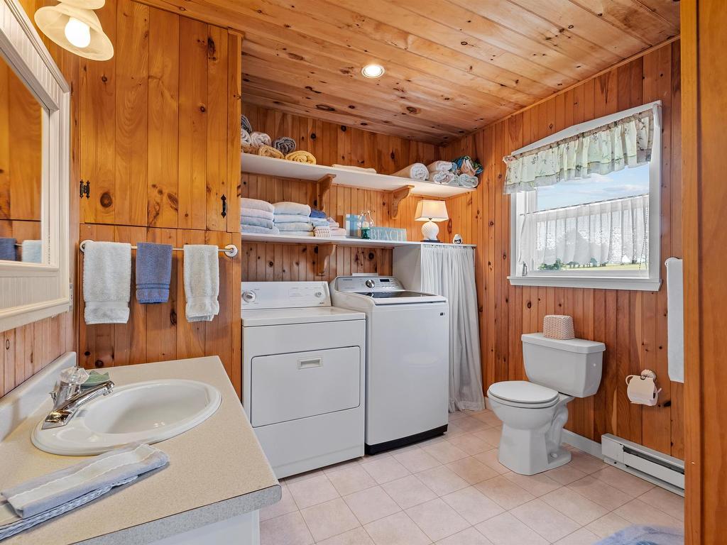 












166 Taylor Road

,
Kensington,







PE
C0B 1M0

