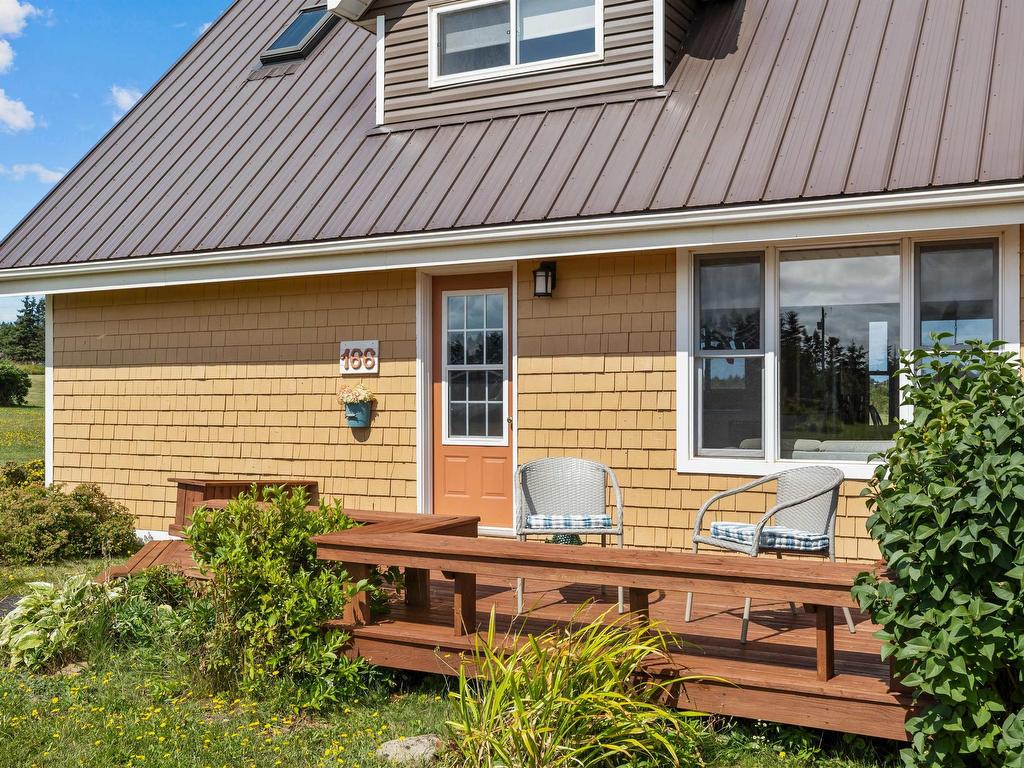 












166 Taylor Road

,
Kensington,







PE
C0B 1M0

