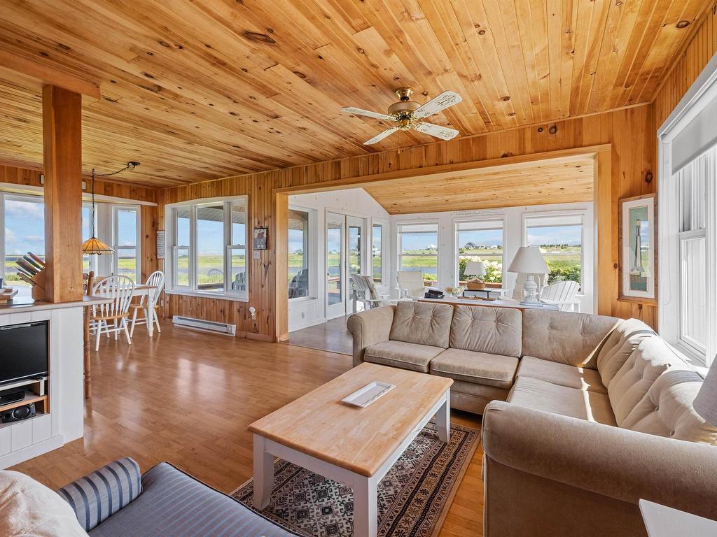 












166 Taylor Road

,
Kensington,







PE
C0B 1M0

