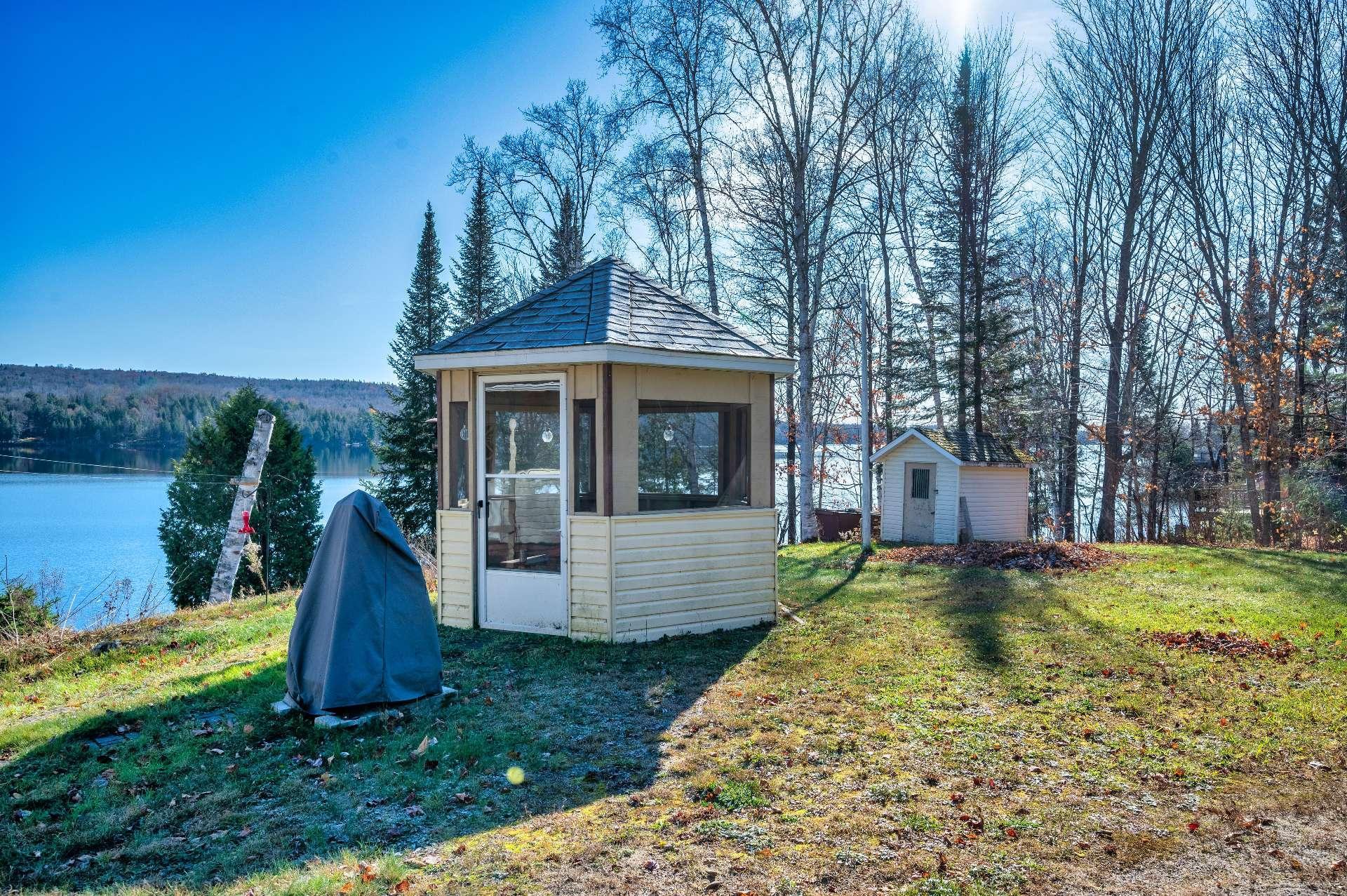 









1588


Ch. du Lac-Chaud

,
La Macaza,




QC
J0T1R0

