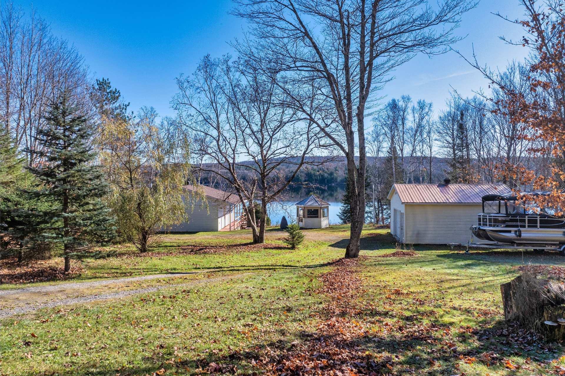 









1588


Ch. du Lac-Chaud

,
La Macaza,




QC
J0T1R0

