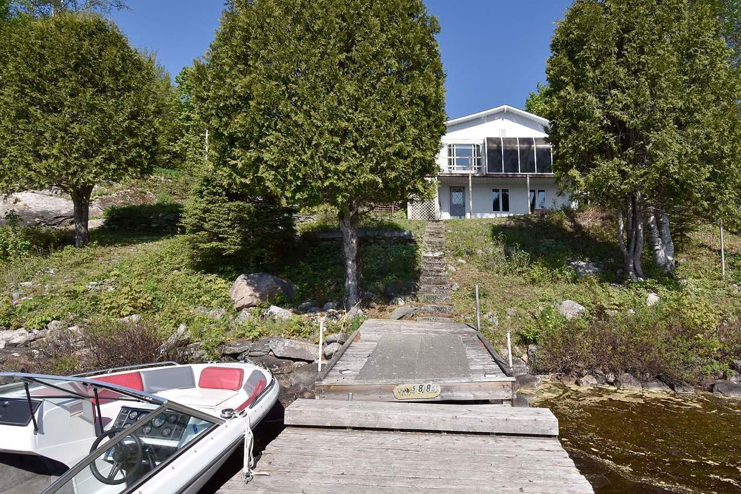 









1588


Ch. du Lac-Chaud

,
La Macaza,




QC
J0T1R0

