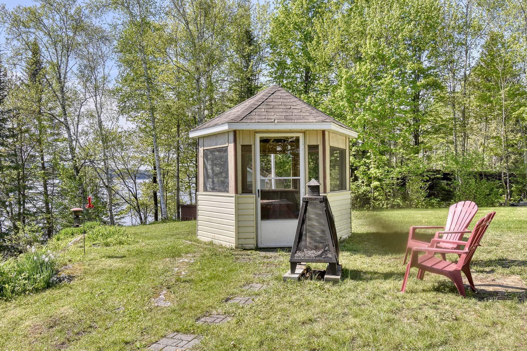 









1588


Ch. du Lac-Chaud

,
La Macaza,




QC
J0T1R0

