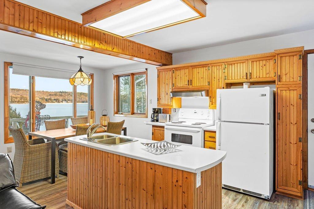 









1588


Ch. du Lac-Chaud

,
La Macaza,




QC
J0T1R0

