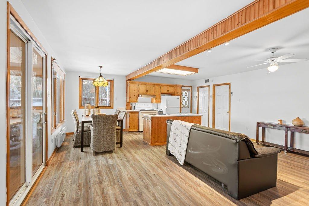 









1588


Ch. du Lac-Chaud

,
La Macaza,




QC
J0T1R0

