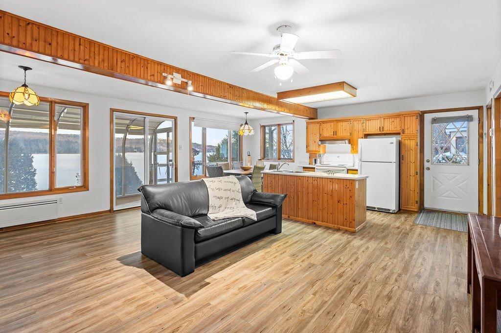 









1588


Ch. du Lac-Chaud

,
La Macaza,




QC
J0T1R0

