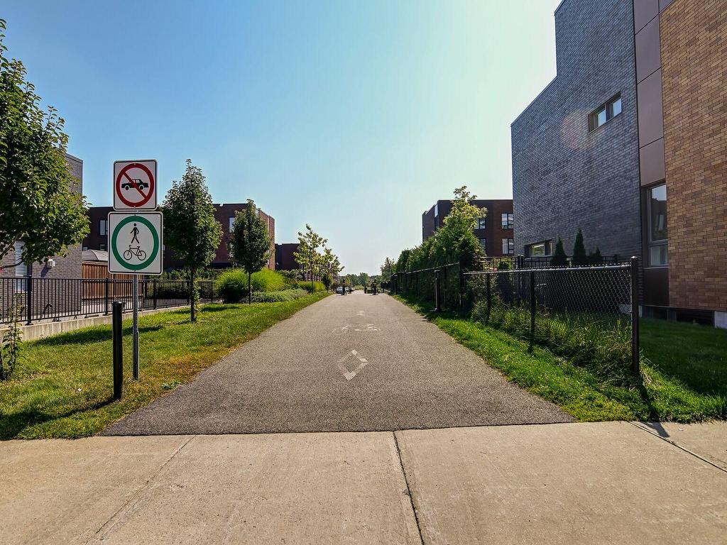 









2300


Rue Wilfrid-Reid

, 404,
Montréal (Saint-Laurent),




QC
H4R0N6

