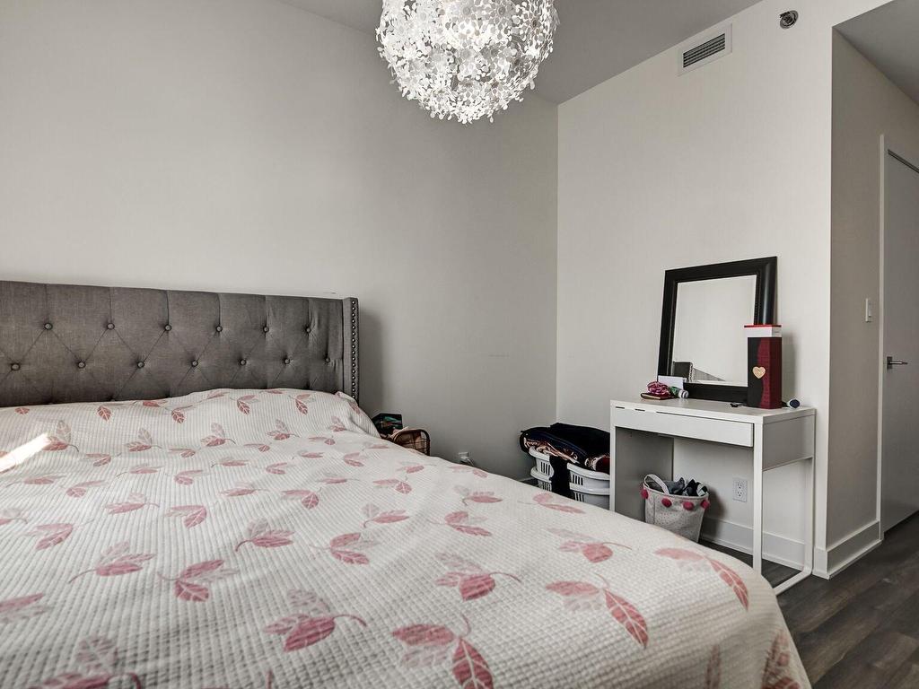 









2300


Rue Wilfrid-Reid

, 404,
Montréal (Saint-Laurent),




QC
H4R0N6


