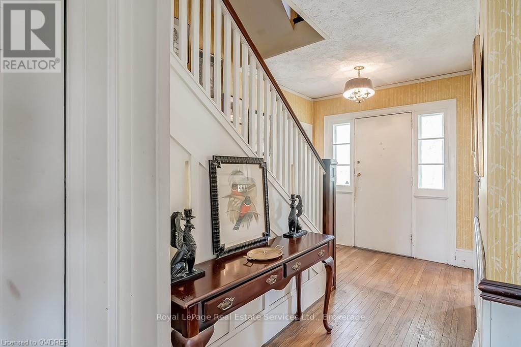 












200 WILLIAM STREET

,
Oakville (OO Old Oakville),




Ontario
L6J1C7

