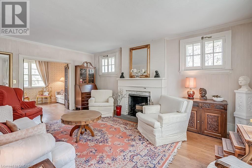 












200 WILLIAM STREET

,
Oakville (OO Old Oakville),




Ontario
L6J1C7

