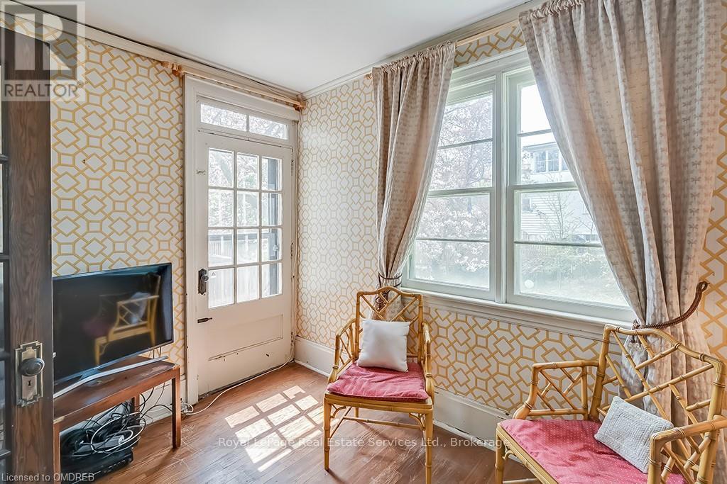 












200 WILLIAM STREET

,
Oakville (OO Old Oakville),




Ontario
L6J1C7

