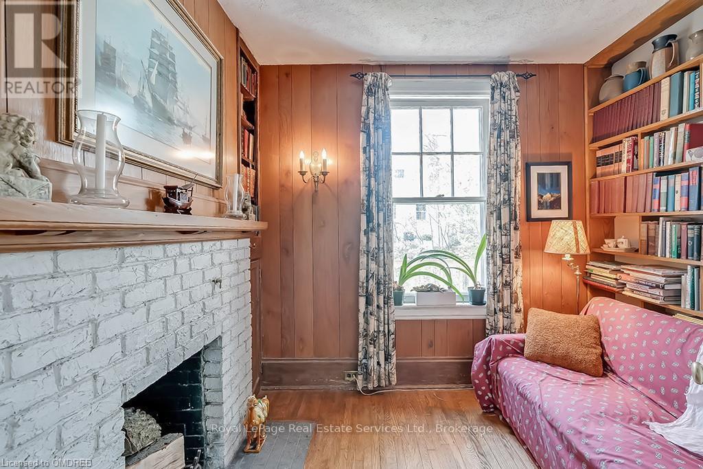 












200 WILLIAM STREET

,
Oakville (OO Old Oakville),




Ontario
L6J1C7

