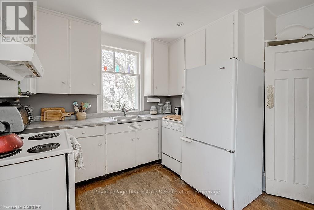 












200 WILLIAM STREET

,
Oakville (OO Old Oakville),




Ontario
L6J1C7


