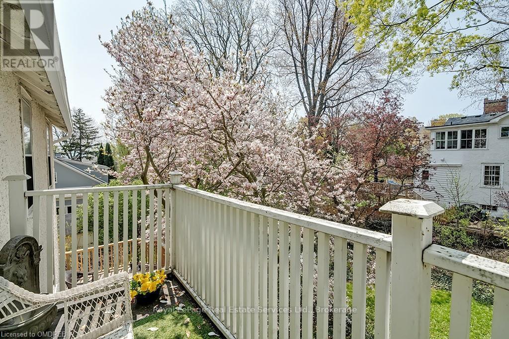 












200 WILLIAM STREET

,
Oakville (OO Old Oakville),




Ontario
L6J1C7

