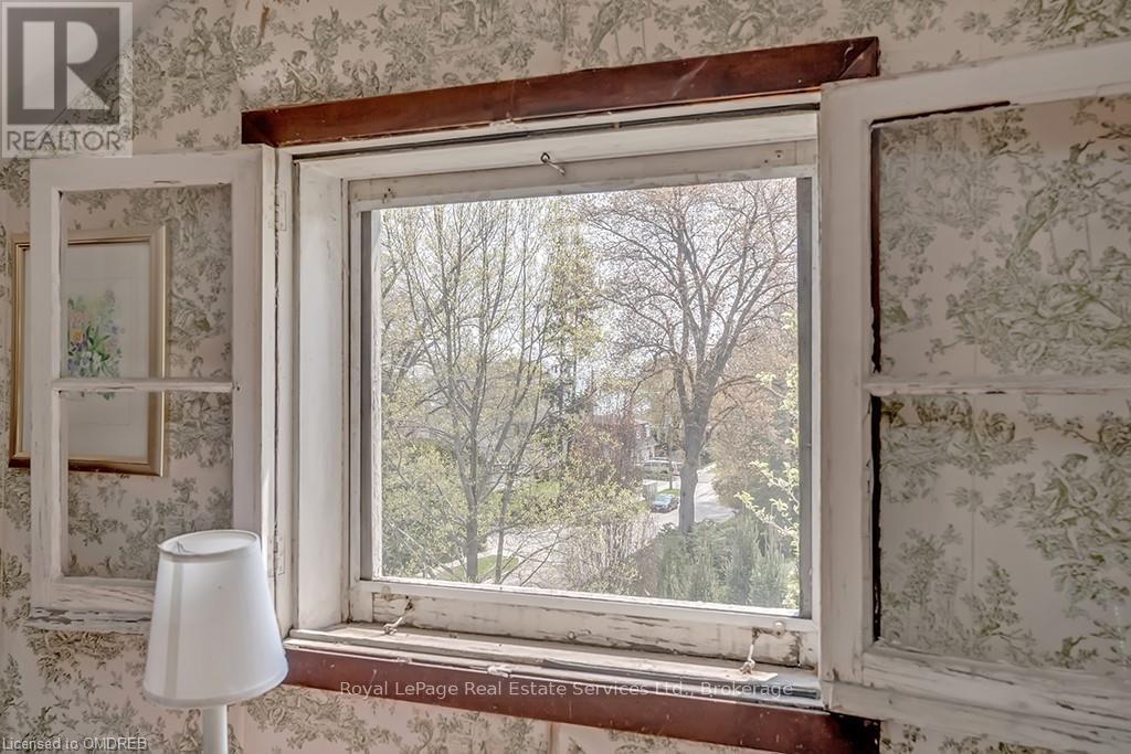 












200 WILLIAM STREET

,
Oakville (OO Old Oakville),




Ontario
L6J1C7

