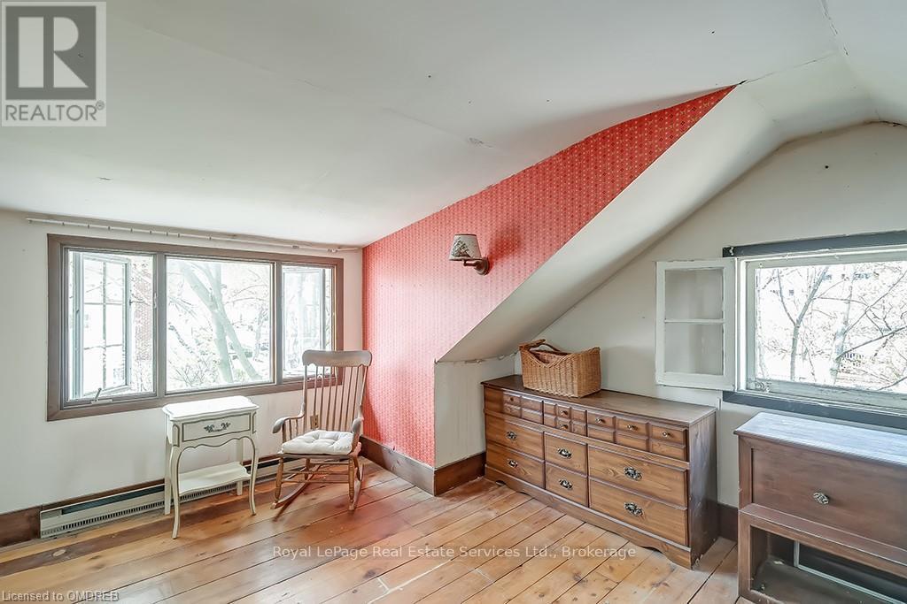 












200 WILLIAM STREET

,
Oakville (OO Old Oakville),




Ontario
L6J1C7

