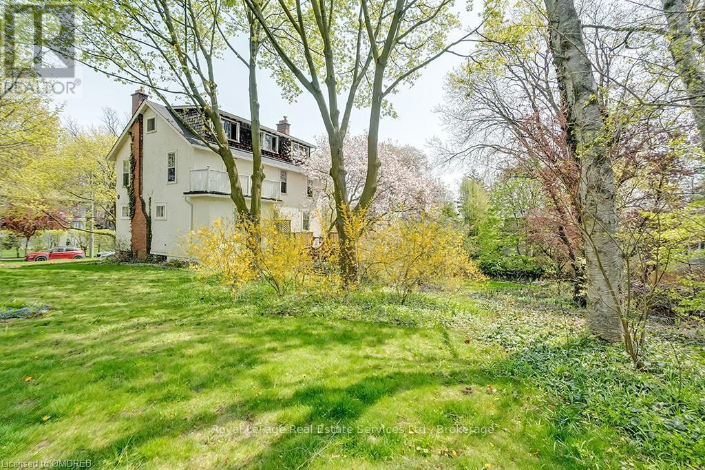 












200 WILLIAM STREET

,
Oakville (OO Old Oakville),




Ontario
L6J1C7

