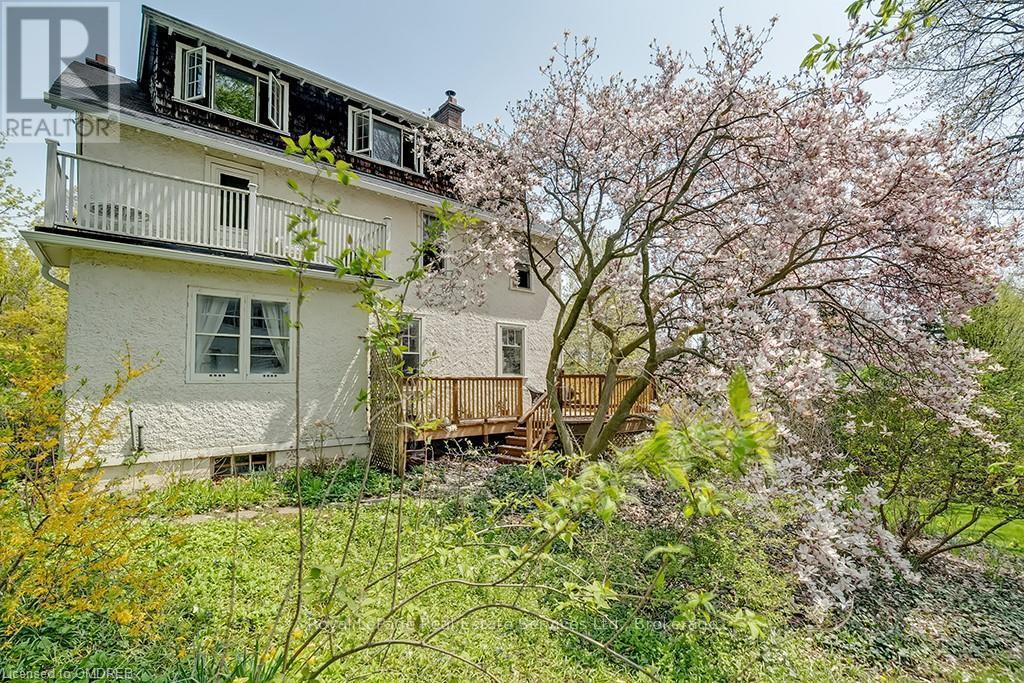 












200 WILLIAM STREET

,
Oakville (OO Old Oakville),




Ontario
L6J1C7

