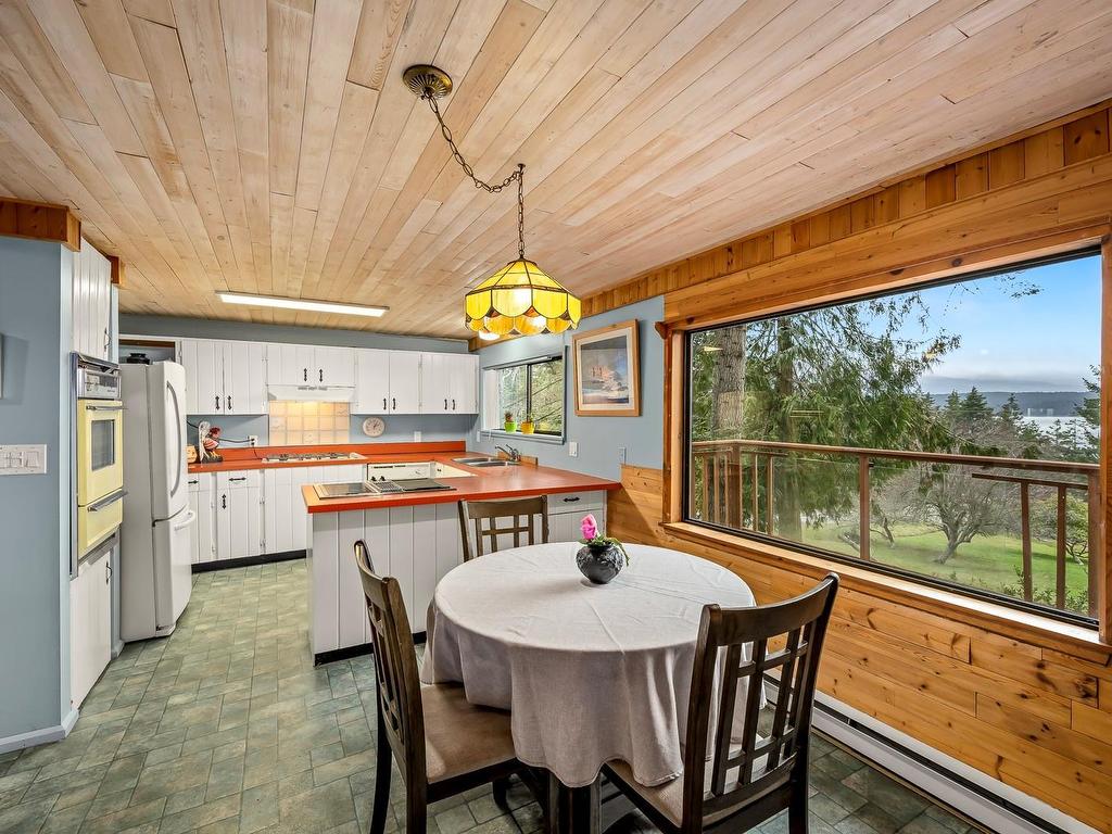 









915


Mount

Rd,
Hornby Island,




BC
V0R 1Z0

