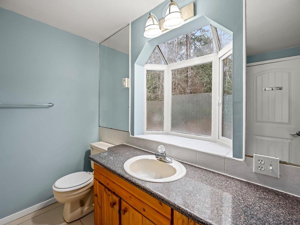 









915


Mount

Rd,
Hornby Island,




BC
V0R 1Z0

