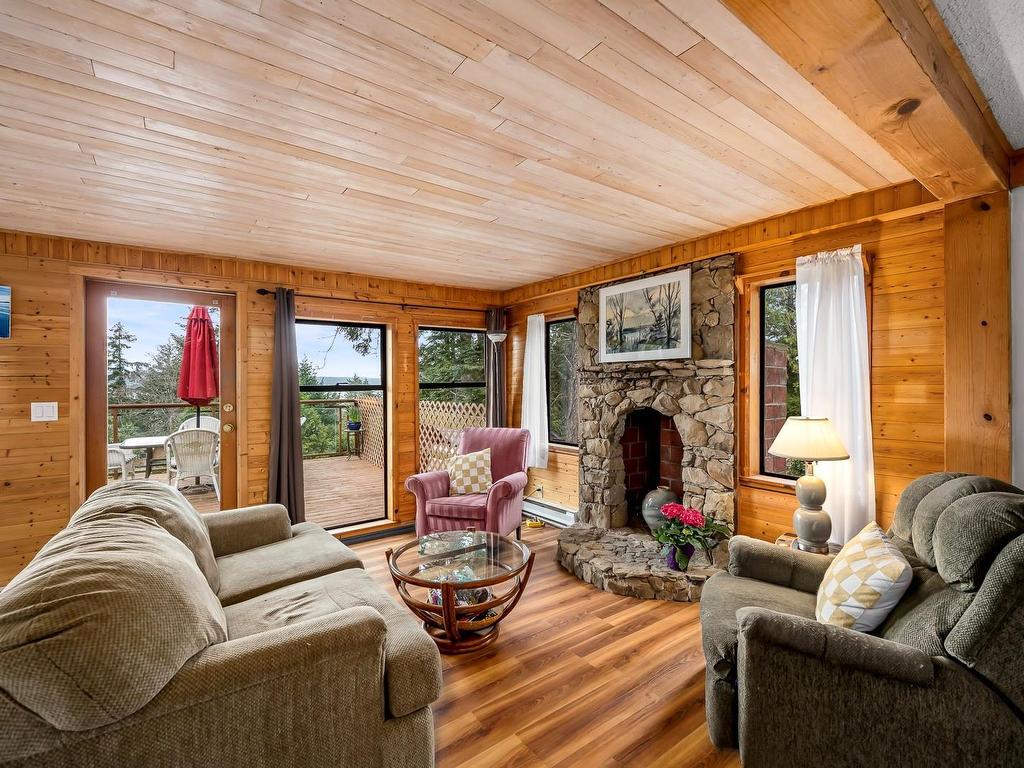 









915


Mount

Rd,
Hornby Island,




BC
V0R 1Z0

