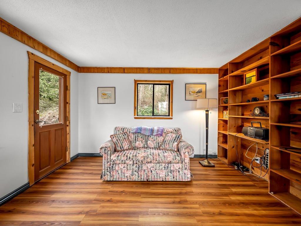 









915


Mount

Rd,
Hornby Island,




BC
V0R 1Z0

