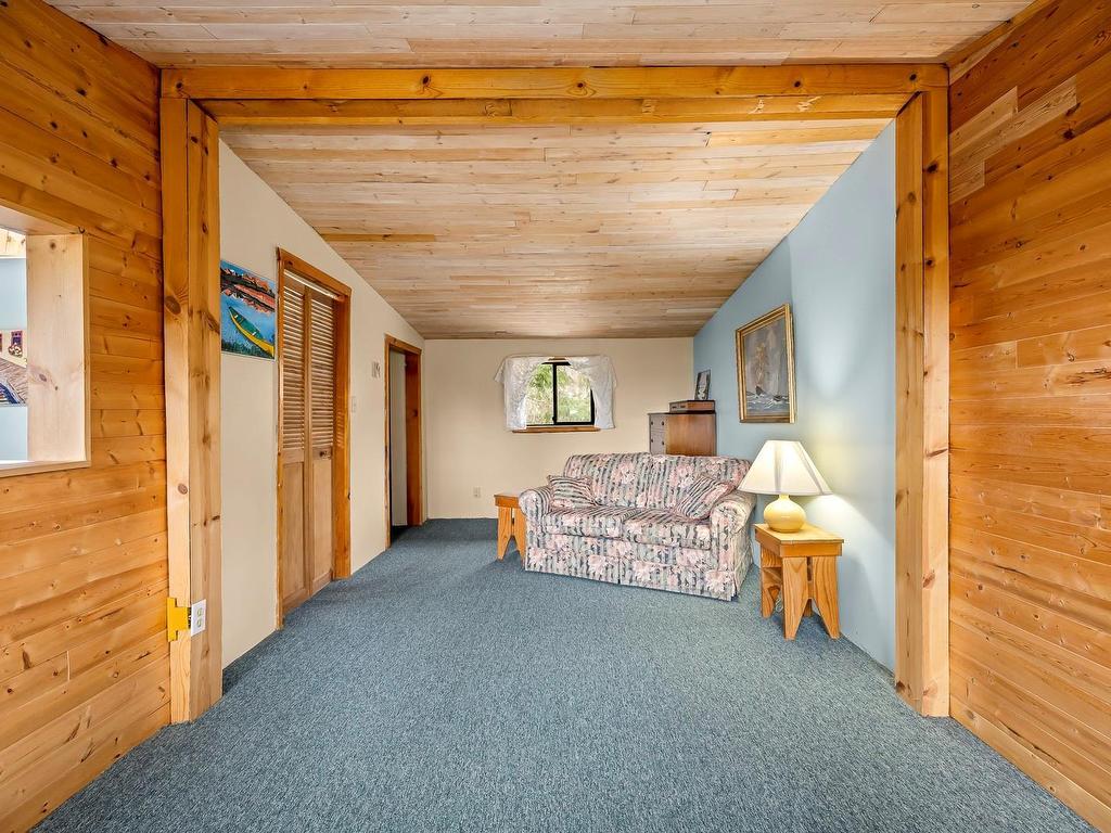 









915


Mount

Rd,
Hornby Island,




BC
V0R 1Z0

