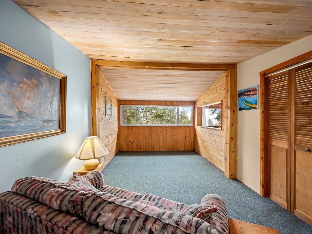 









915


Mount

Rd,
Hornby Island,




BC
V0R 1Z0


