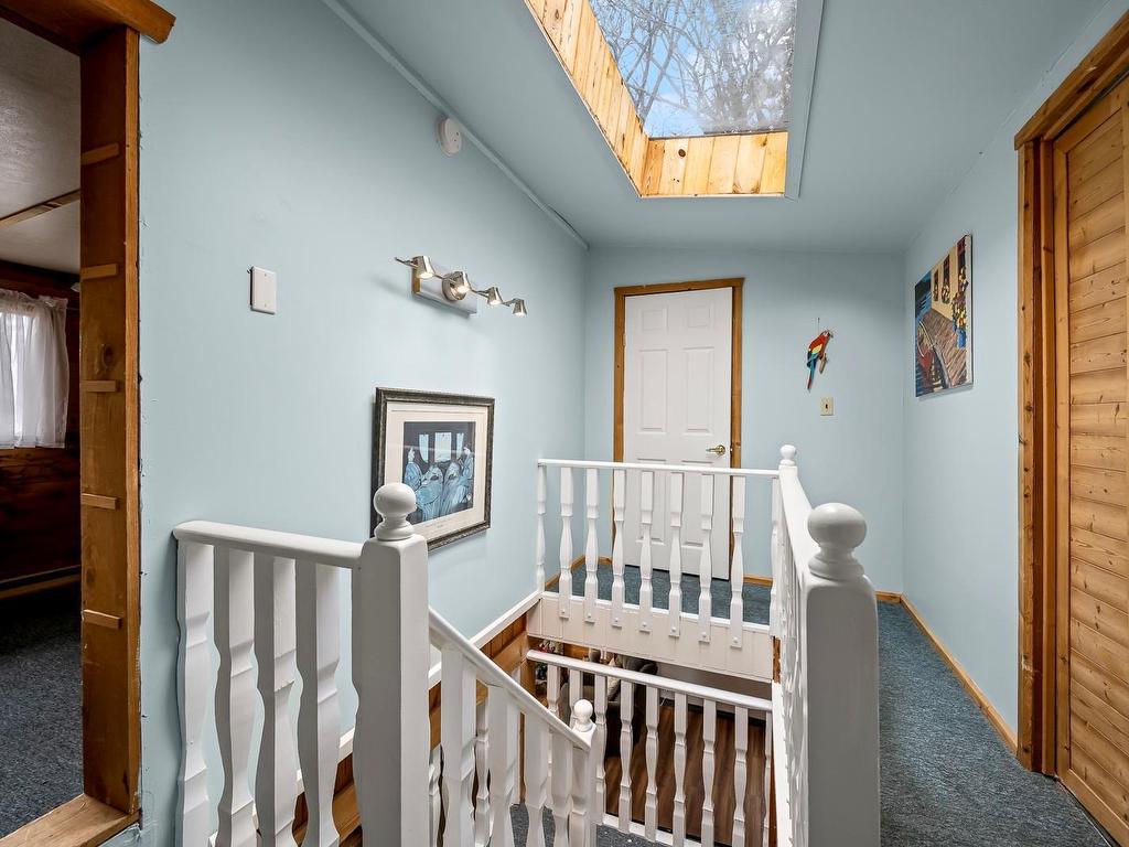 









915


Mount

Rd,
Hornby Island,




BC
V0R 1Z0

