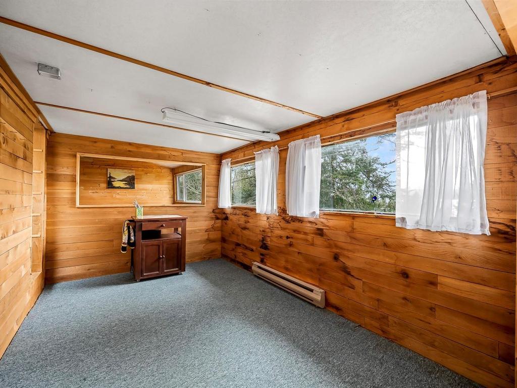 









915


Mount

Rd,
Hornby Island,




BC
V0R 1Z0

