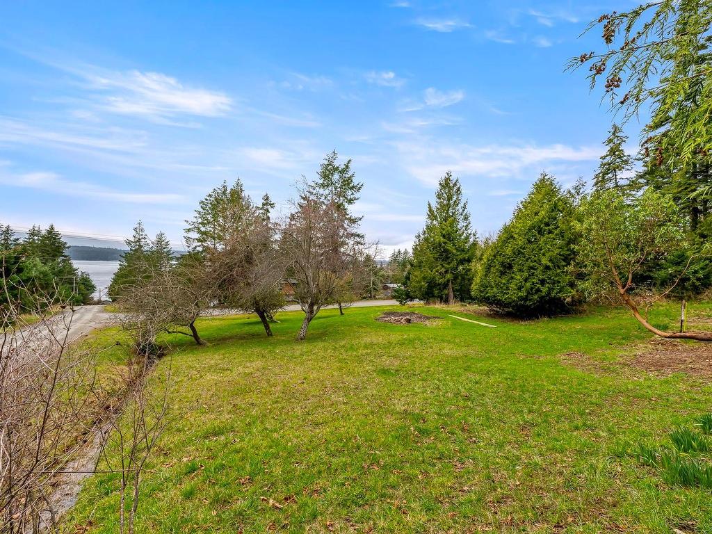 









915


Mount

Rd,
Hornby Island,




BC
V0R 1Z0

