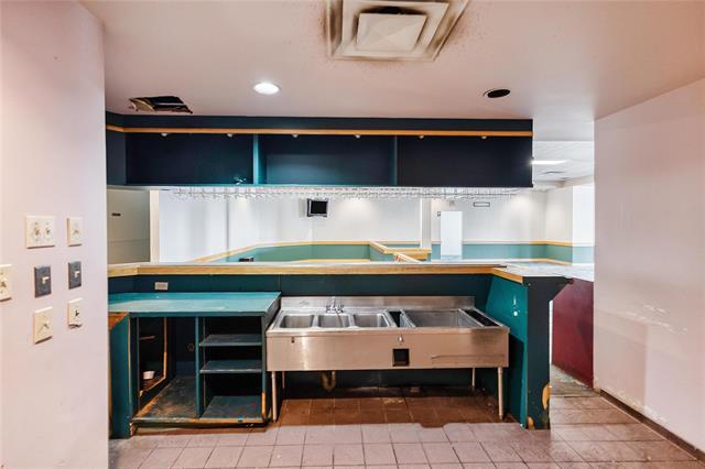









268


King

ST,
Winnipeg,




MB
R3B 1J5

