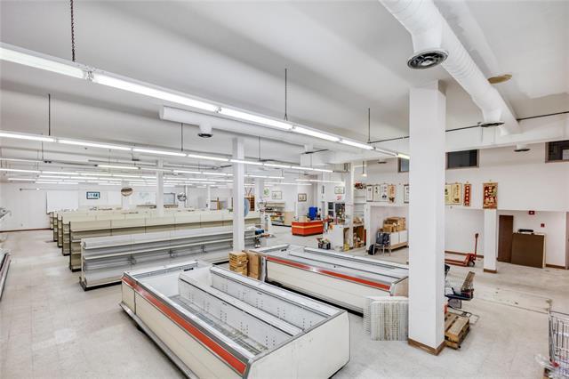 









268


King

ST,
Winnipeg,




MB
R3B 1J5

