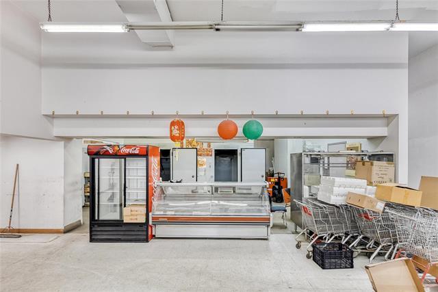 









268


King

ST,
Winnipeg,




MB
R3B 1J5

