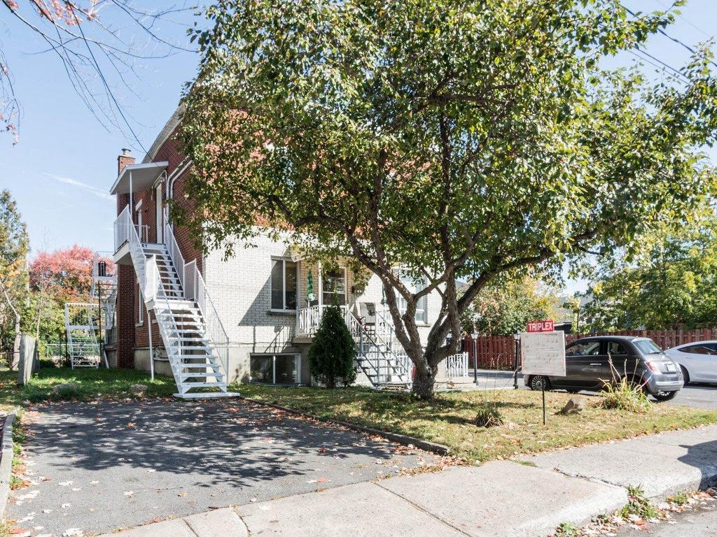 









3057

 - 3061


Rue Mance

,
Longueuil (Saint-Hubert),




QC
J4T2H9

