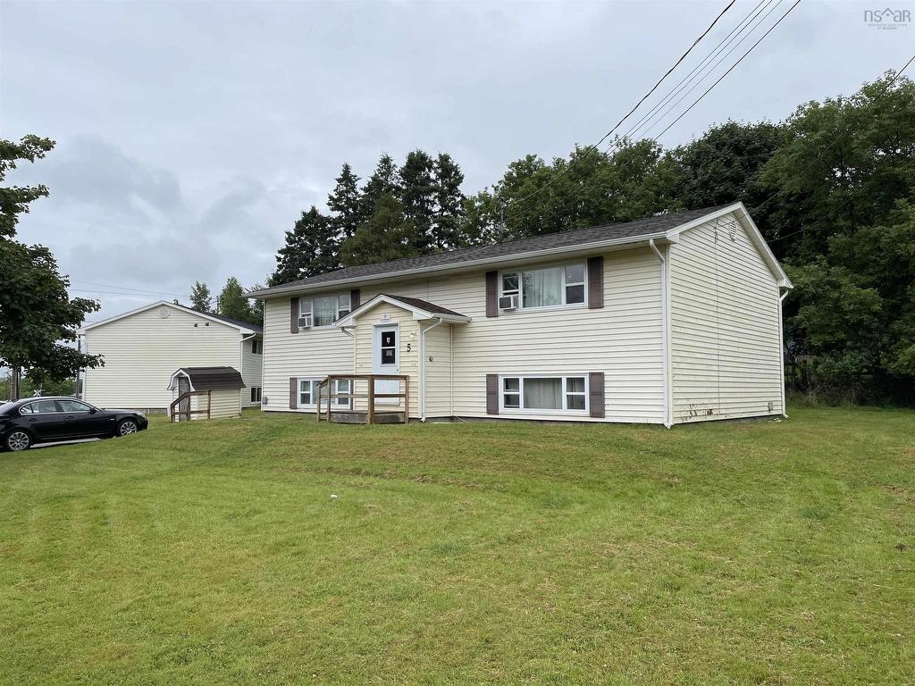 












5 Minerva Drive

,
Truro,




NS
B2N 5N8

