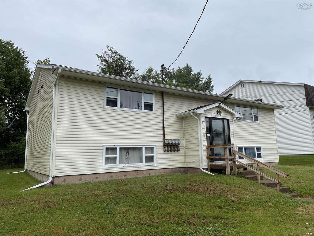 












11 Minerva Drive

,
Truro,




NS
B2N 5N8

