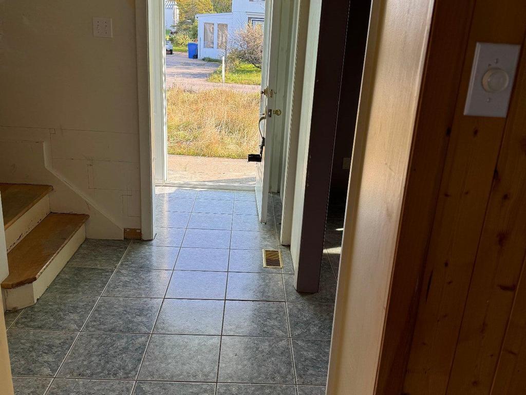 









46


Rue de la Baie-d'Ungava

,
Sept-Îles,




QC
G0G2B0

