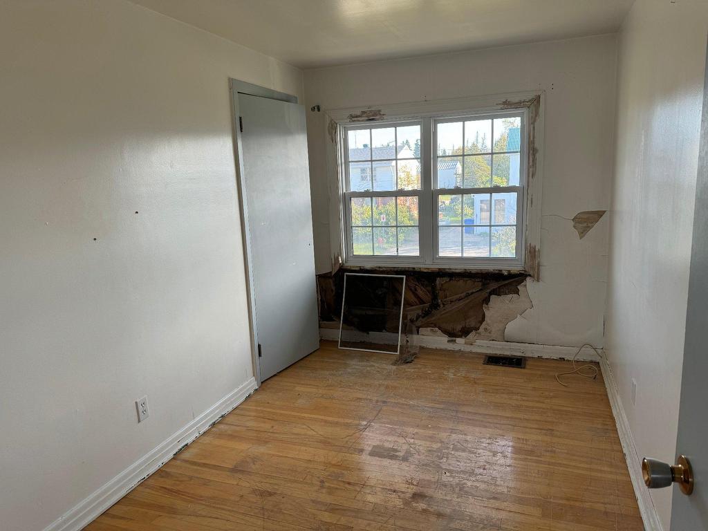 









46


Rue de la Baie-d'Ungava

,
Sept-Îles,




QC
G0G2B0

