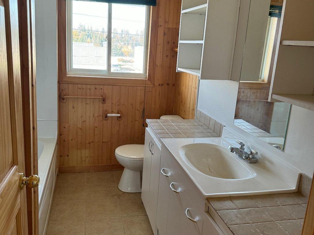 









46


Rue de la Baie-d'Ungava

,
Sept-Îles,




QC
G0G2B0

